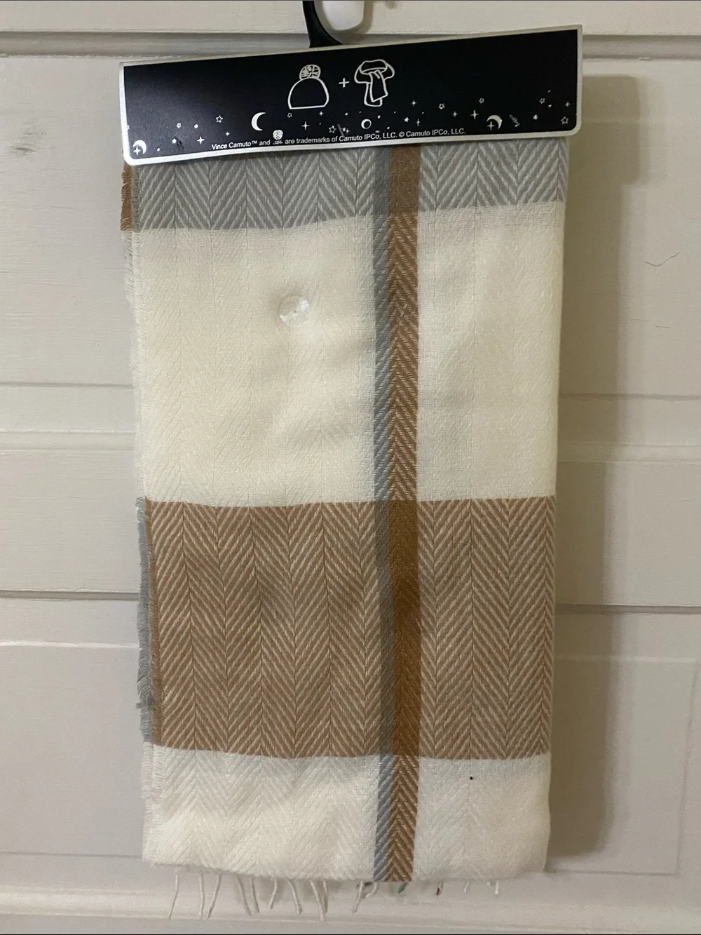 Vince Camuto stay cozy